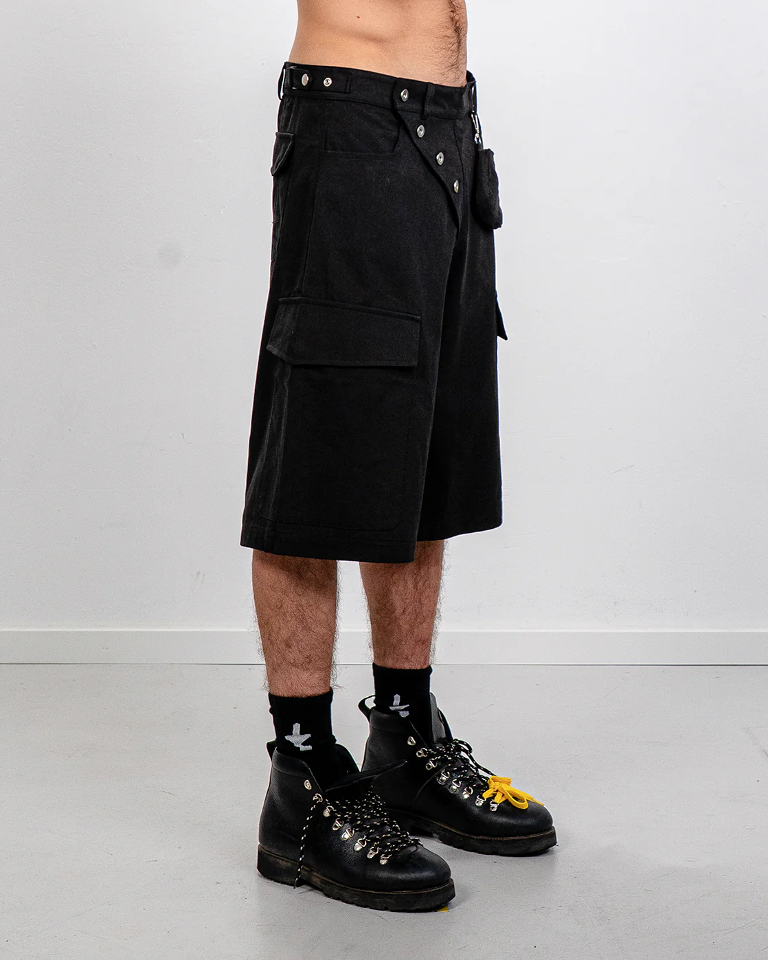 Ranger Cargo Shorts - black - Image 4