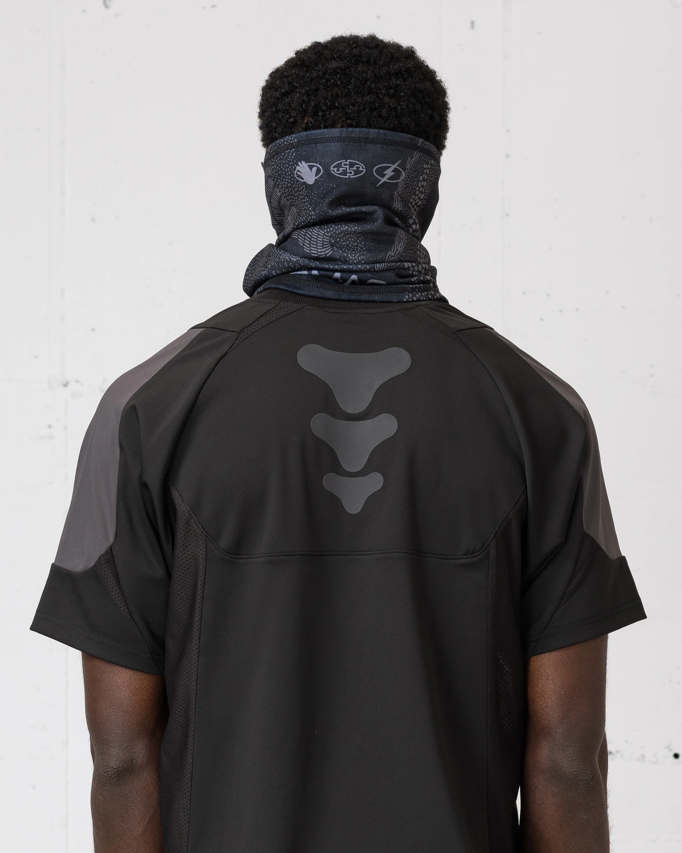 Tarmac Neck Gaiter - Black - Image 5
